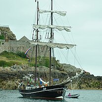 Die Jantje vor dem Castle Cornet
