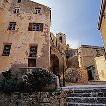 Gassen auf der Zitadelle von Calvi Gassen auf der Zitadelle von Calvi