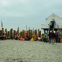 Strandgut im Innern der Palisaden