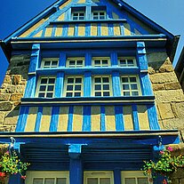blaues Fachwerkhaus