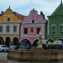 Häuser mit Brunnen