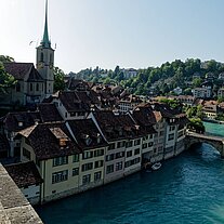 Blick von der Nydeggbrücke auf die Aare