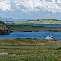 Blick nach Balmacqueen und Eilean Trodday