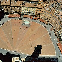 Blick auf den Campo von Siena Blick vom Campanile Siena