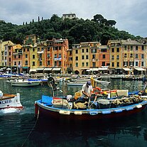 Fischerboot im Hafen von Portofino Fischerboot im Hafen von Portofino