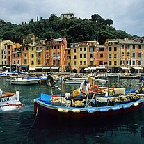 Fischerboot im Hafen von Portofino