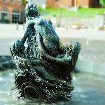 Brunnenskulptur nackte Brunnenskulptur