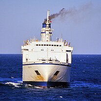 Schiff kommt entgegen